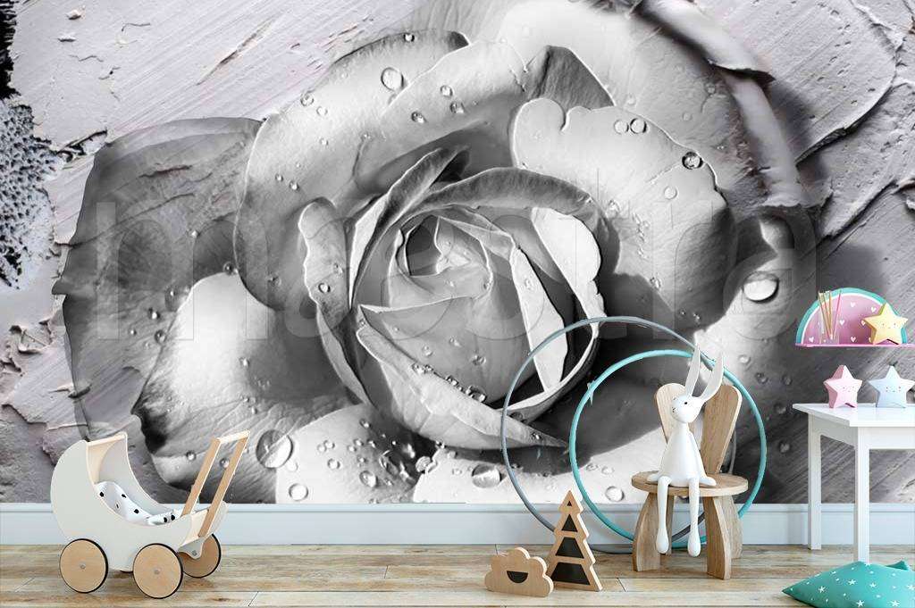 Фотообои в интерьере объемная роза с каплями росы из лепнины  7-491 фото