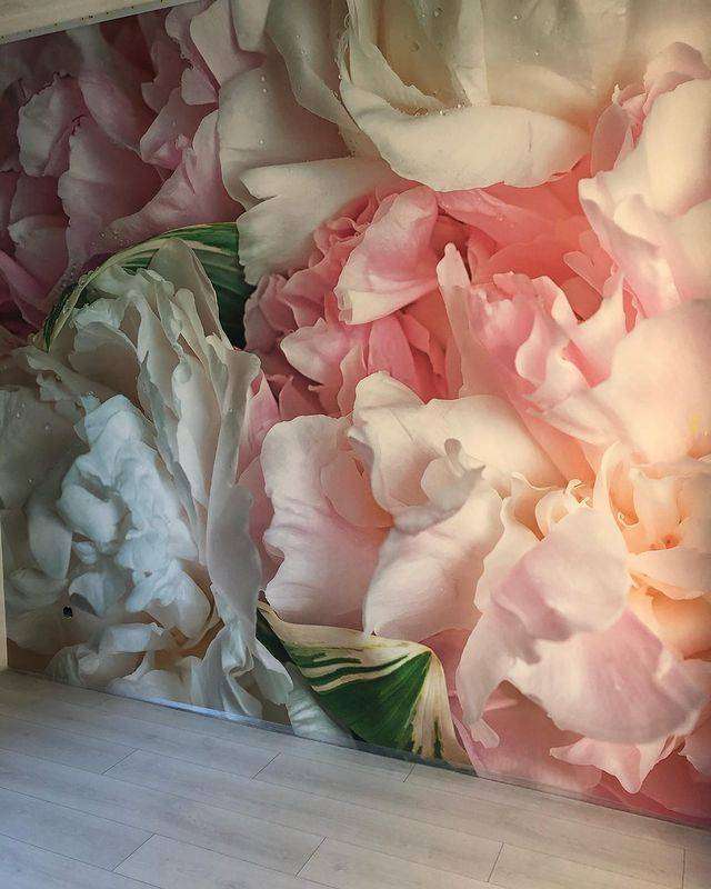 Фотообои в интерьере цветущие пионы  9-1225 фото