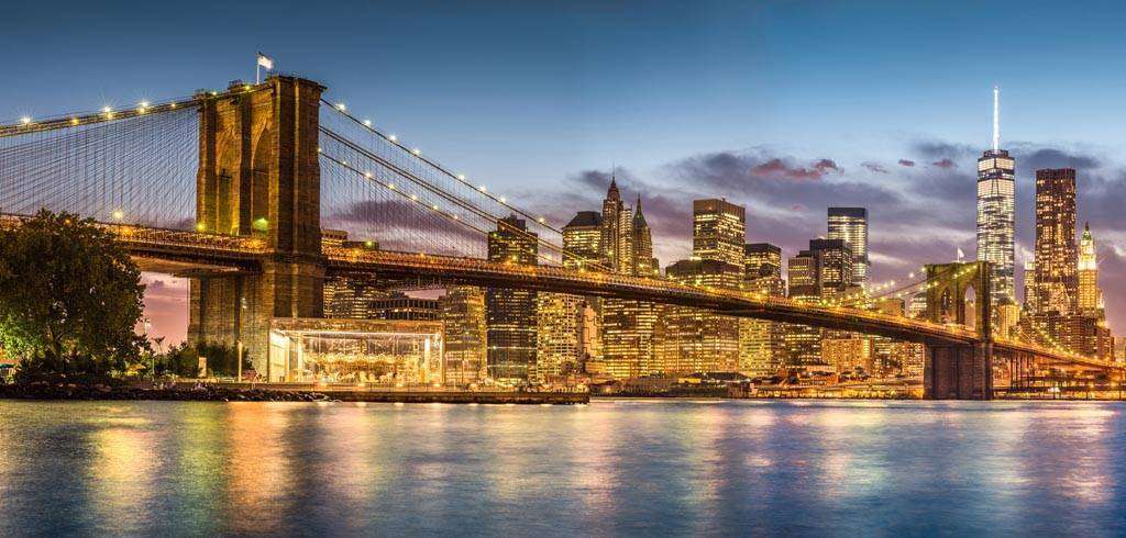 Фотообои в интерьере ночной бруклинский мост панорама  9-828 фото