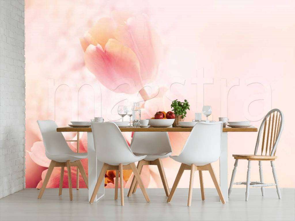 Фотообои в интерьере пышный тюльпан  10-124 фото