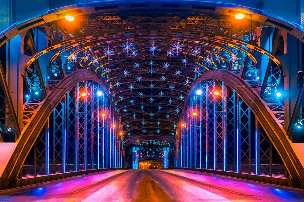 Фотообои в интерьере мост петра великого  9-708 фото