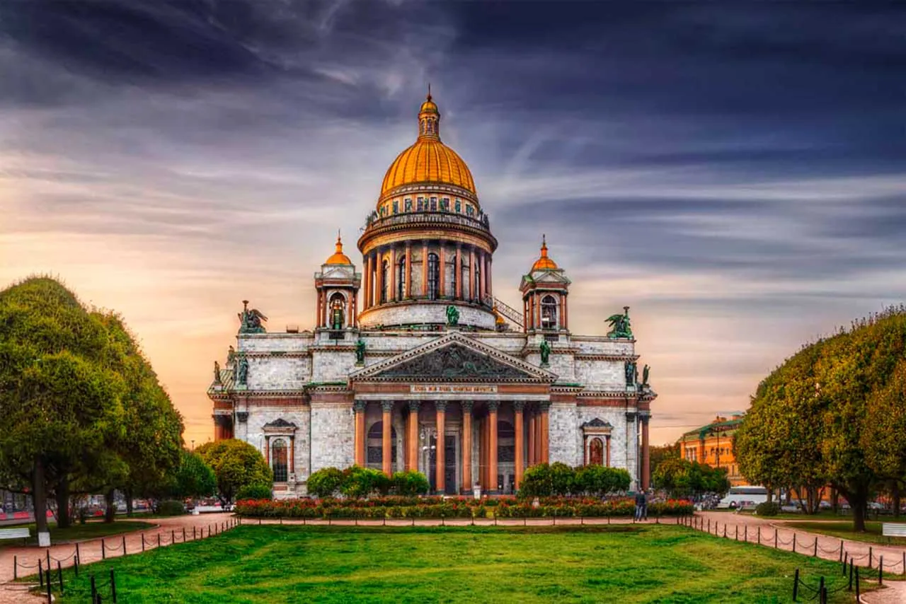 Фотообои в интерьере петербургский исаакиевский собор  9-651 фото