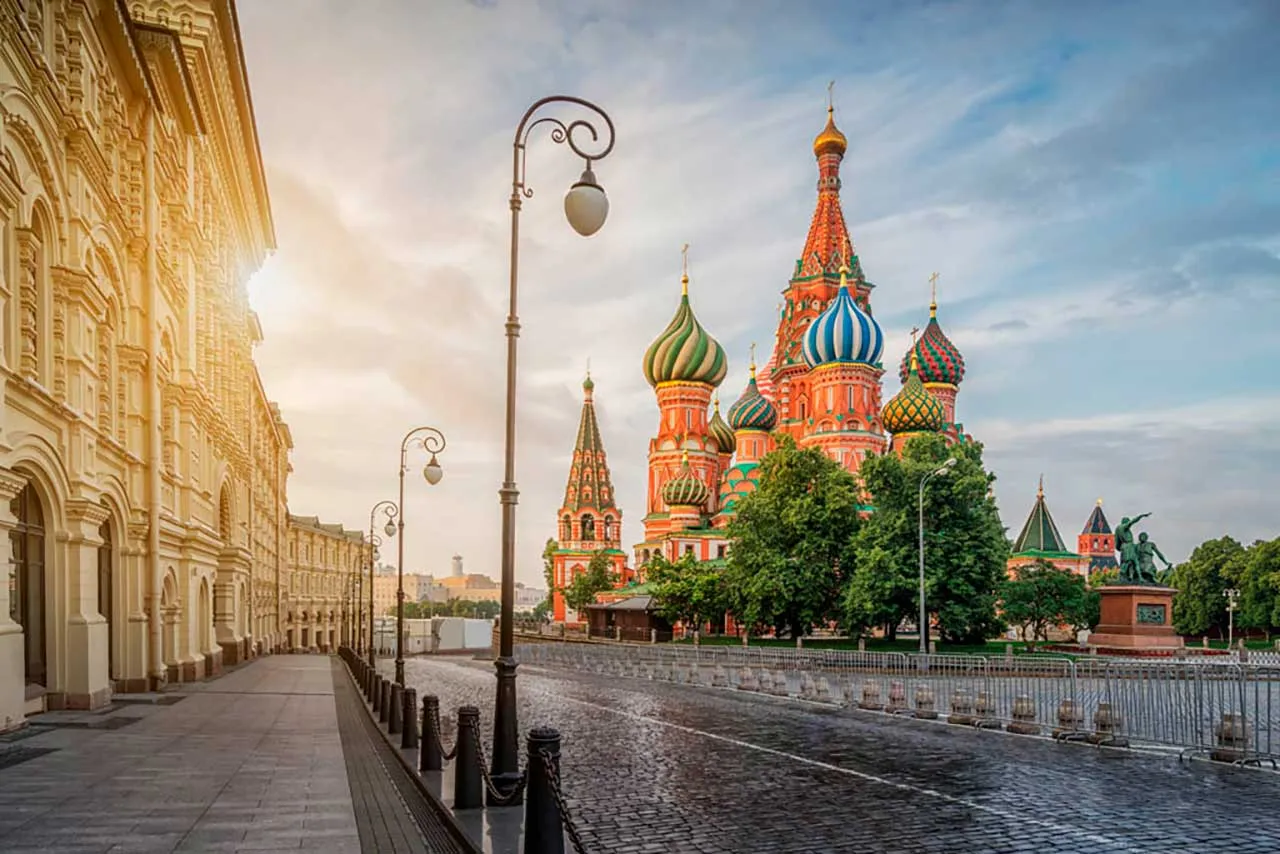 Фотообои в интерьере вечерний вид на москву 3д  9-420 фото